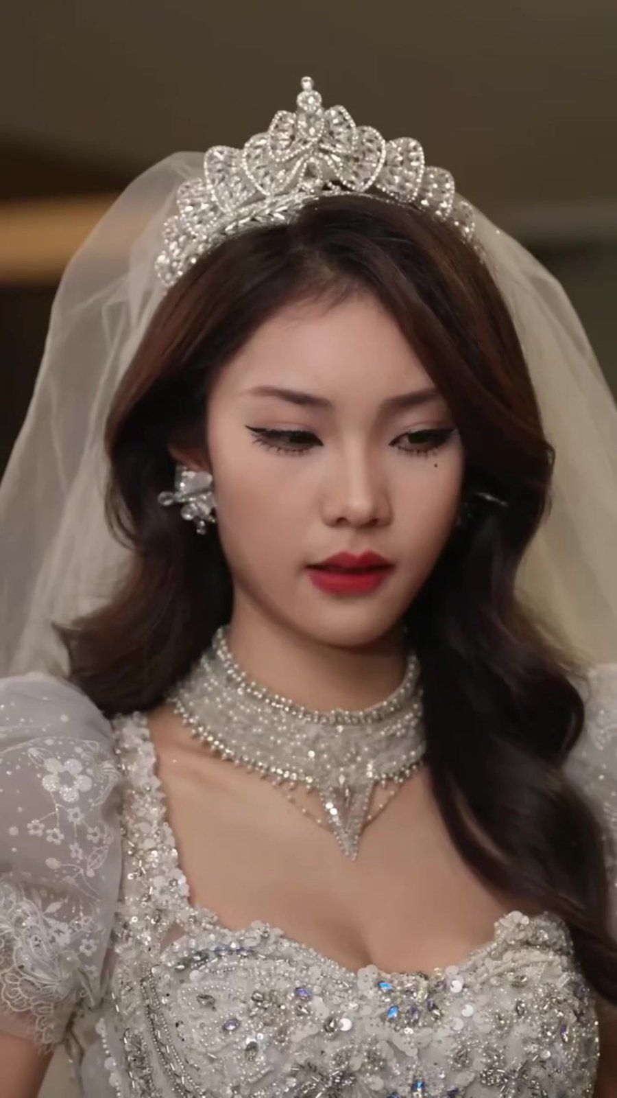 愛(ài)與自省交錯(cuò)的命運(yùn)軌跡（愛(ài)與無(wú)悔）(全集)